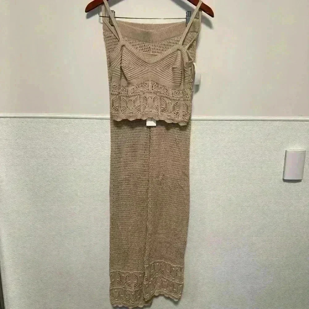 NWT! Pink Rose Crochet Knit Two Piece Set / Size S / Beige
